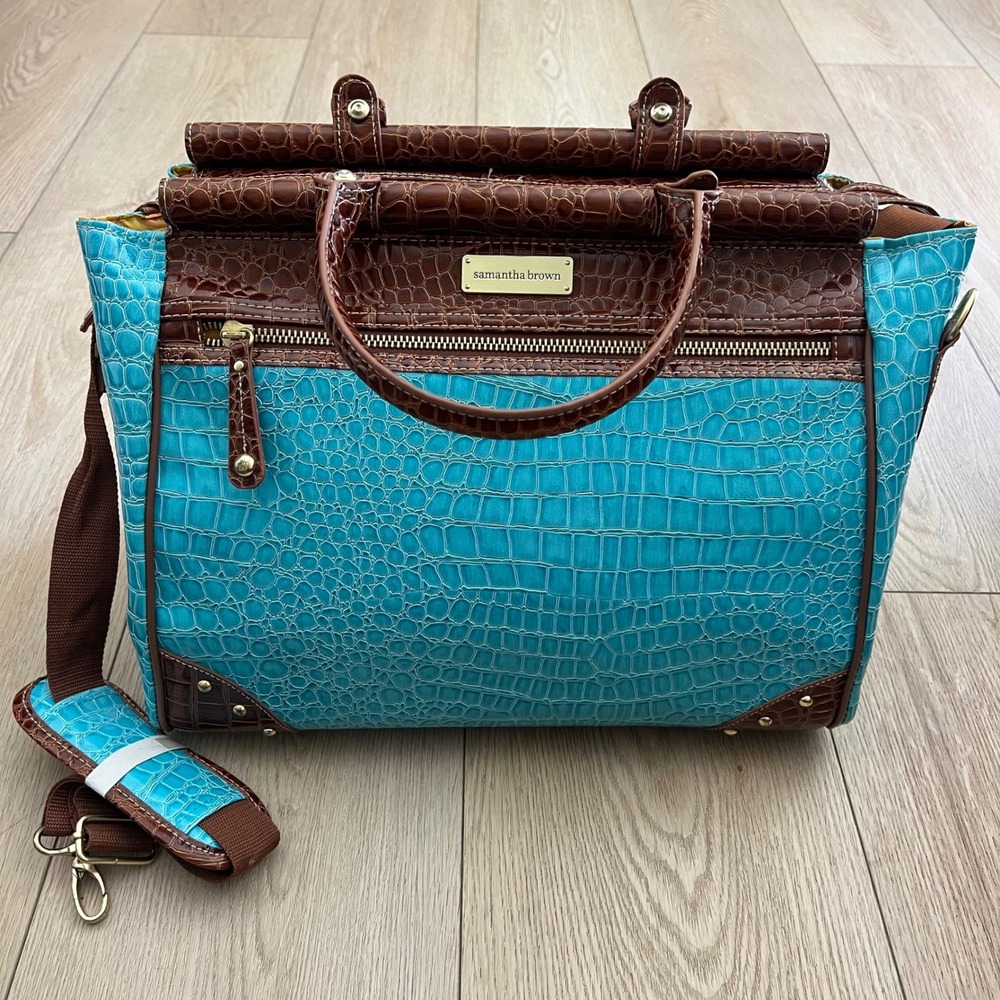 Samantha Brown NWOT blue and brown crocodile-embossed travel tote/weekender bag.
